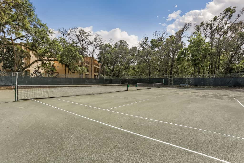 2533-34 Tennis Villas
