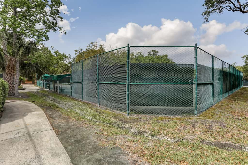 2533-34 Tennis Villas