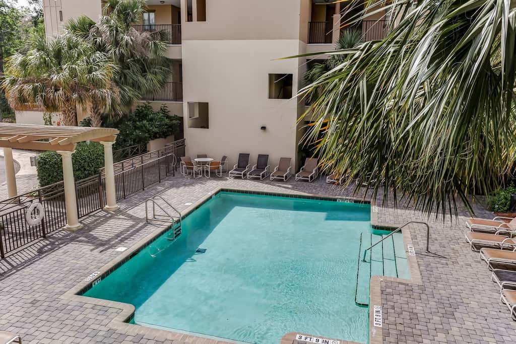 2533-34 Tennis Villas