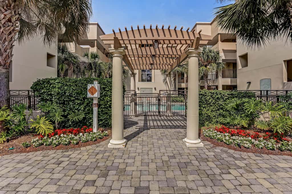 2533-34 Tennis Villas