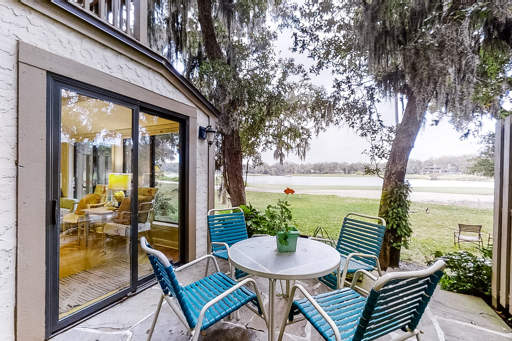 2092 Beach Wood