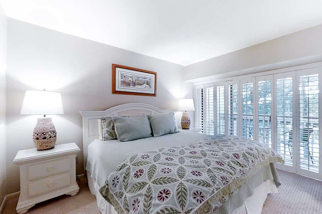 Dog-friendly oceanfront getaway with shared pool & central AC