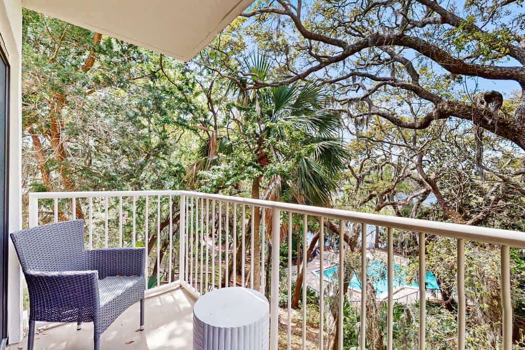 Sun-Kissed Condo in Prime Location w/Shared Pool, Private W/D, Free WiFi, AC