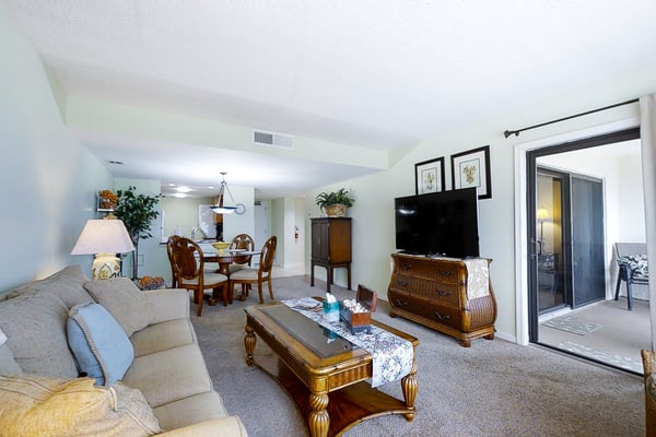 Updated, Oceanfront Condo with Balcony, WiFi & Shared Pool/Clay Tennis Courts