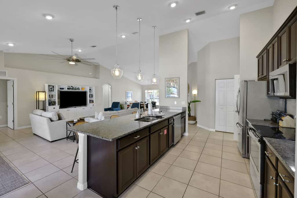 Dog-friendly home with an 8 minute walk to beach access