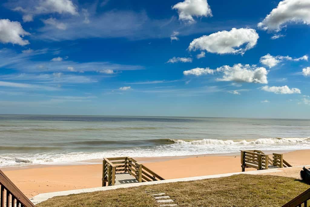 Dog-friendly beachfront home with beach access, deck, fireplace, W/D, AC