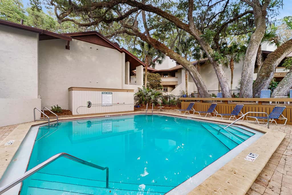 1 Bedroom King Condo - Courtside