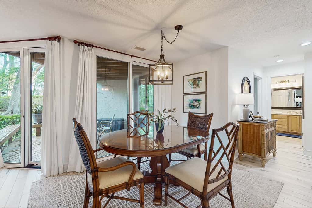 1 Bedroom King Condo - Courtside