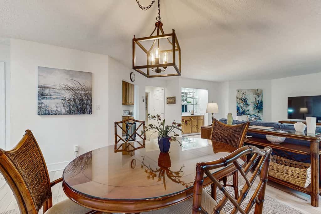 1 Bedroom King Condo - Courtside