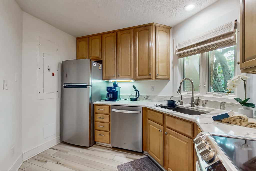 1 Bedroom King Condo - Courtside