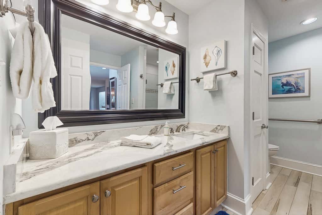 1 Bedroom King Condo - Courtside