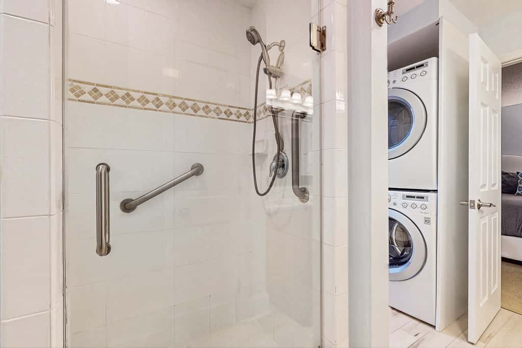 1 Bedroom King Condo - Courtside
