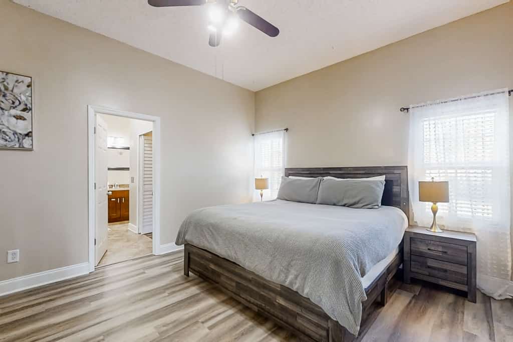 Spacious and quiet home with private patio & enclosed yard
