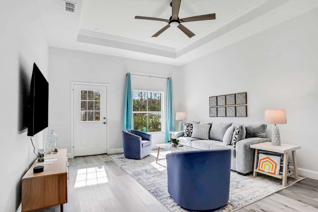 Brand-new duplex with screened pool, furnished lanai, grill, AC, & washer/dryer