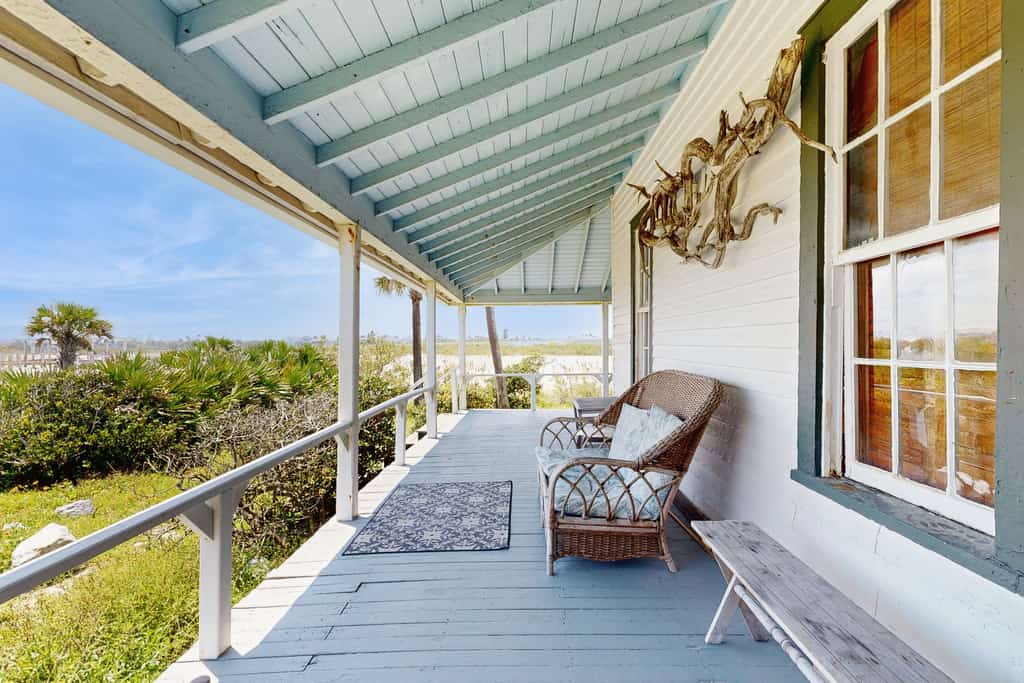 Fabulous oceanfront home with ocean view, WiFi, washer/dryer, & central AC
