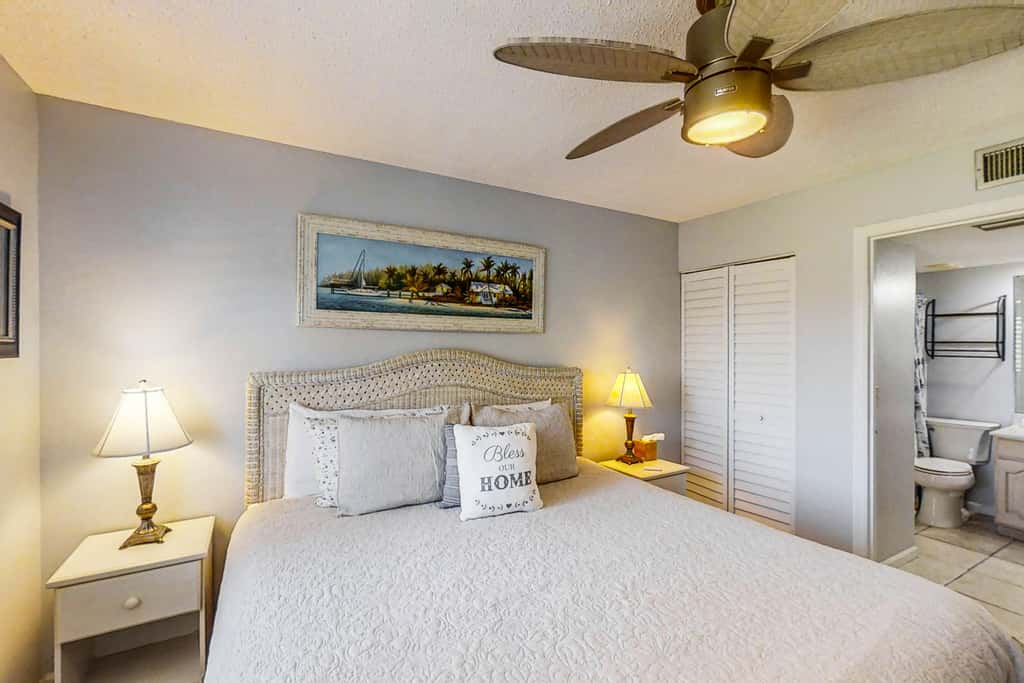 St Aug Ocean and Racquet 7301