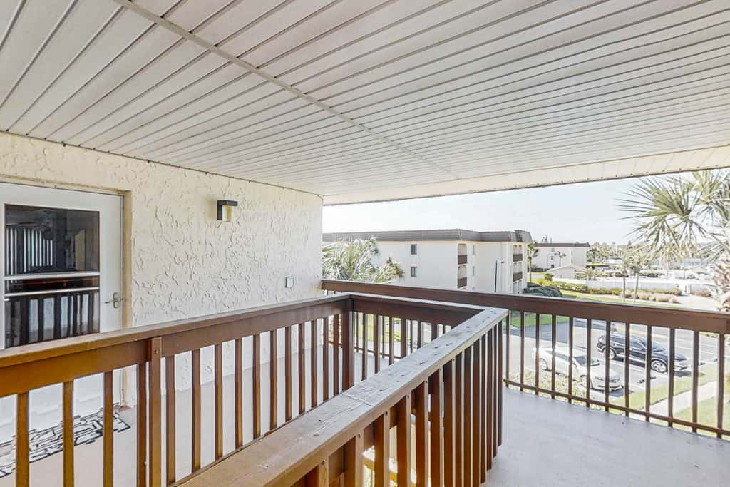 St Aug Ocean and Racquet 7301