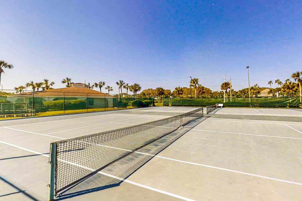 St Aug Ocean and Racquet 7301