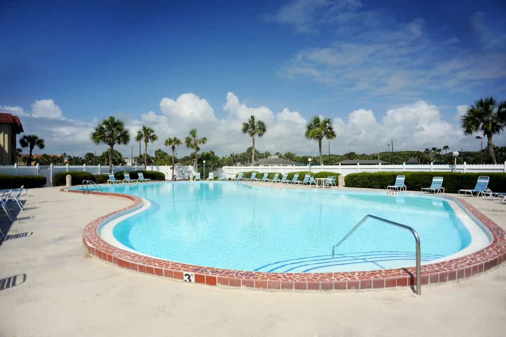 Lovely Oceanside Home w/Outdoor Shower/Free WiFi/Shared Pool/Hot Tub/Tennis/AC