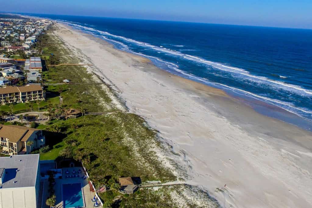 Spacious 2BR Resort Condo | Beach, Hot Tubs & Family-Friendly Fun