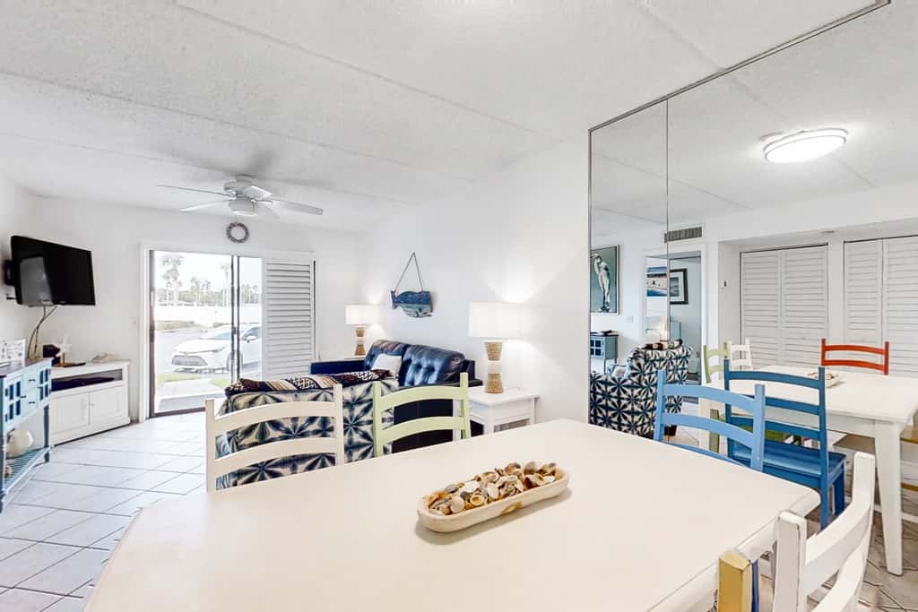 St Aug Ocean and Racquet 2103