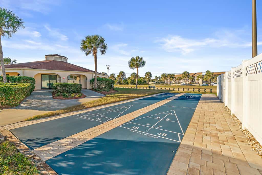 St Aug Ocean and Racquet 2103
