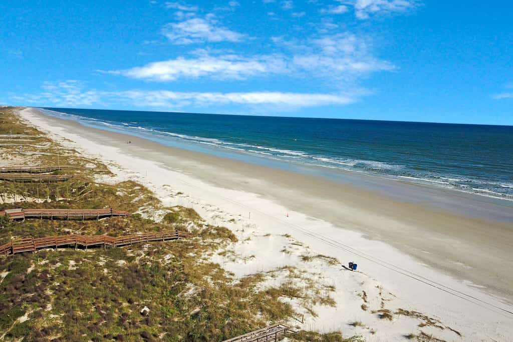 Serene 2-level home with WiFi & deck - walk to beach, 1 dog welcome