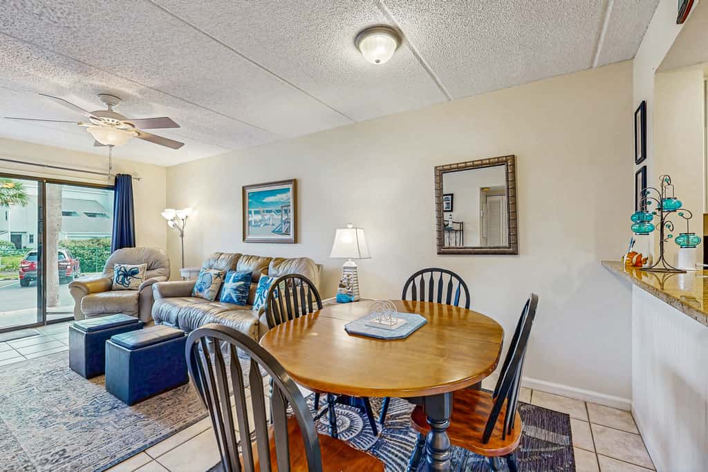 St Aug Ocean and Racquet 3114