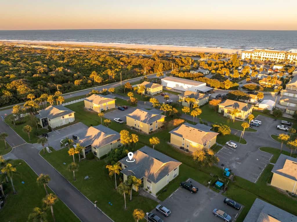 Colorful condo w/shared pool, free WiFi, central A/C - blocks from the beach