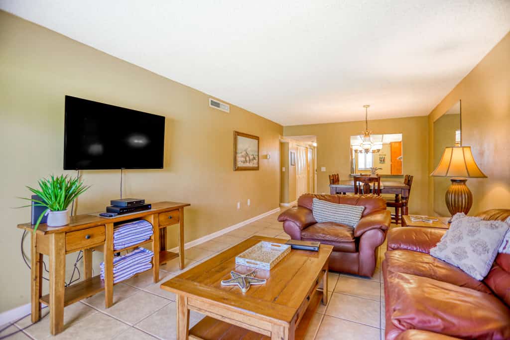 Ocean view condo in beachfront resort with WiFi, central AC, 2 pools, & tennis