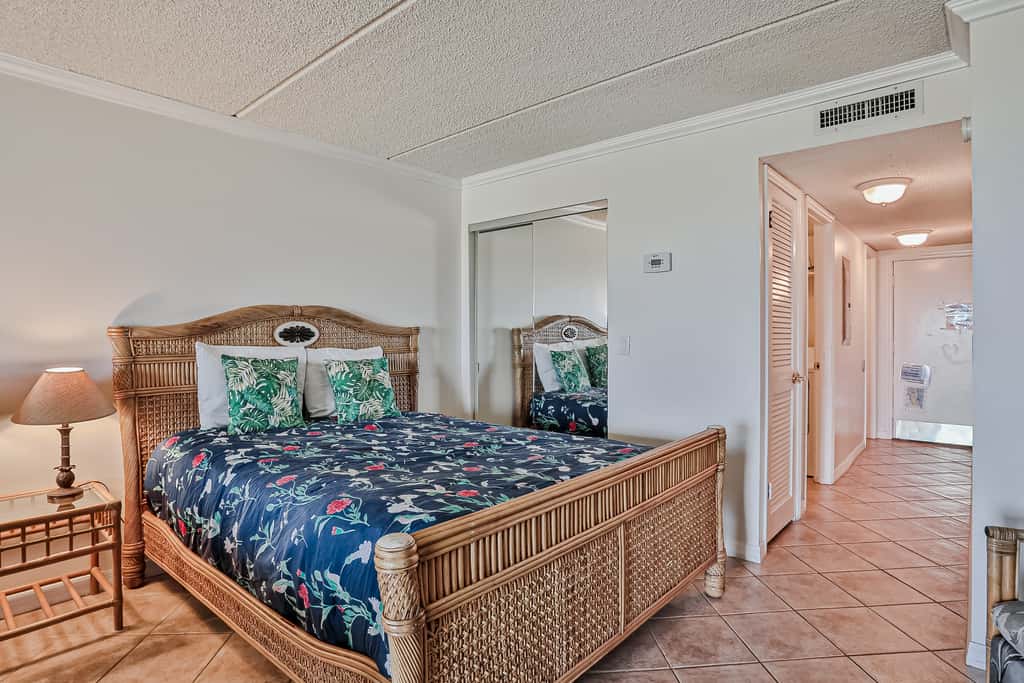 Four Winds Oceanfront Condo