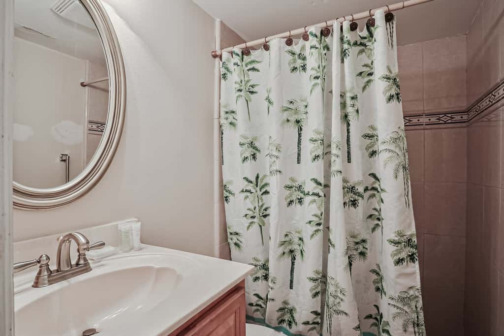 Four Winds Oceanfront Condo