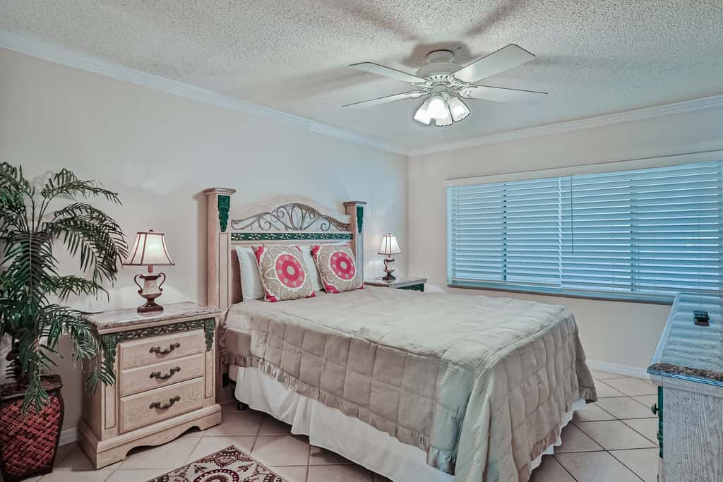 Four Winds Oceanfront Condo