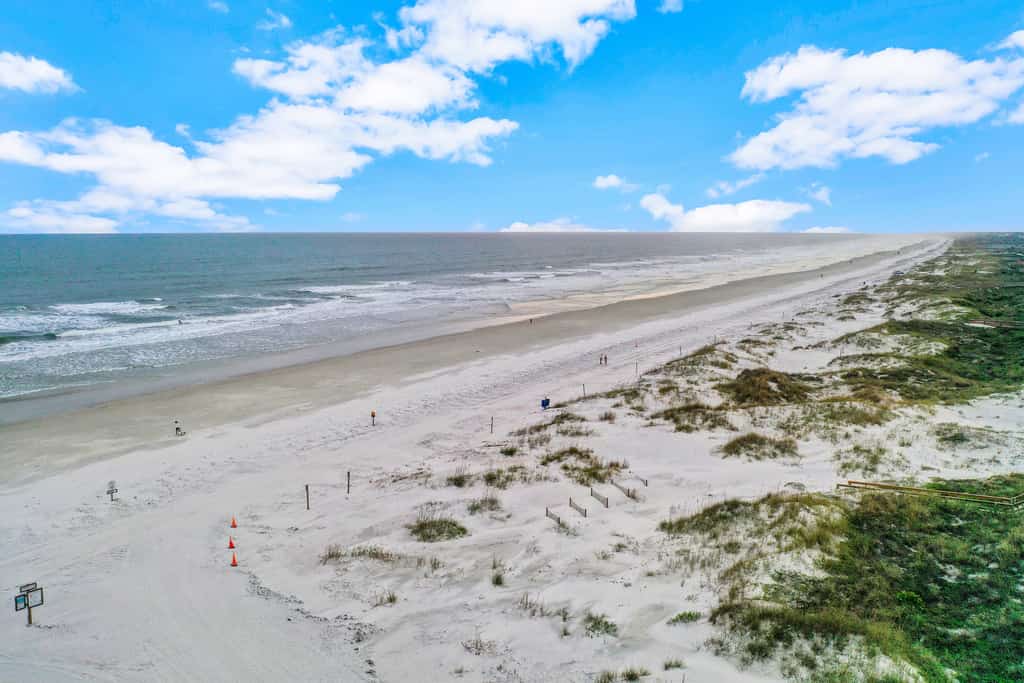 Seventh Floor Oceanfront Condo with Shared Pool, Ocean View, & High-Speed WiFi