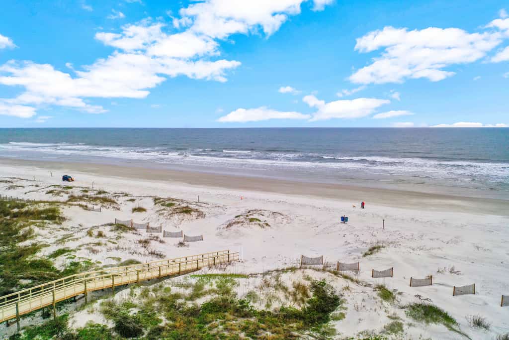 Seventh Floor Oceanfront Condo with Shared Pool, Ocean View, & High-Speed WiFi
