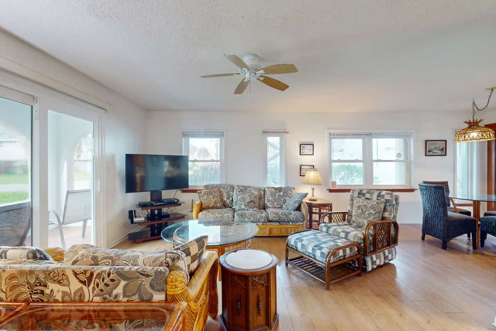 Spacious Seaside Cottage w/ Sunroom – 1-Minute Walk to Vilano Beach