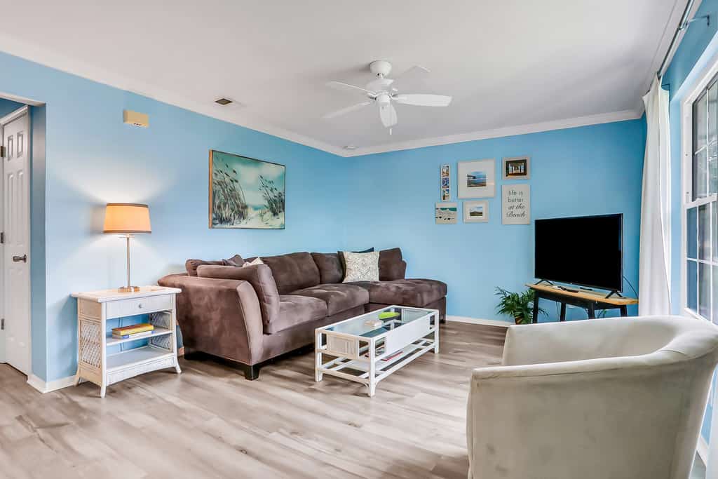 Charming Condo w/ Pool – 500 Yards to Beach, Near Lighthouse & Downtown