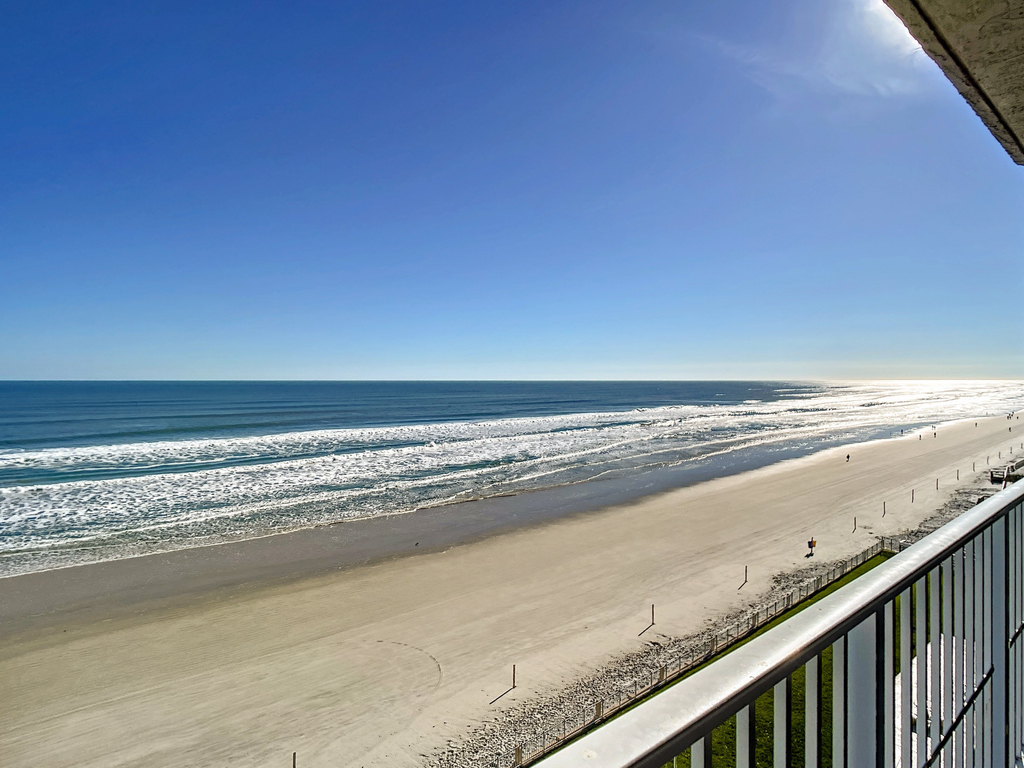 Oceania Beach Club 706