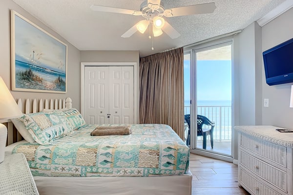 Oceanfront Condo - Beach, Pool & BBQ, Steps from Flagler Ave