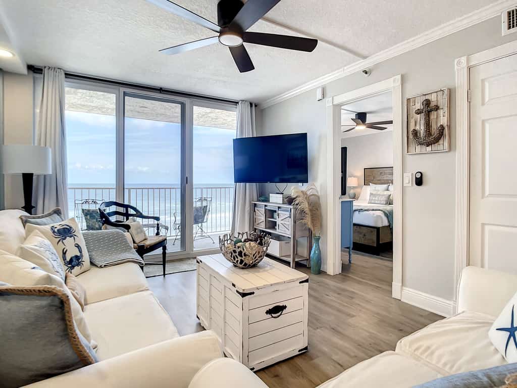 Impressive Oceanfront Condo - Pool, BBQ & Just Steps to Flagler Ave