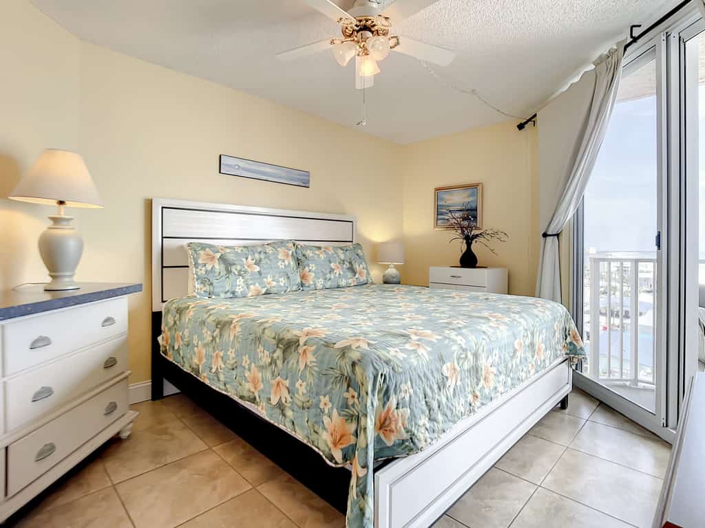 Beachfront Oceanview Unit - Pool & BBQ, Steps to Flagler