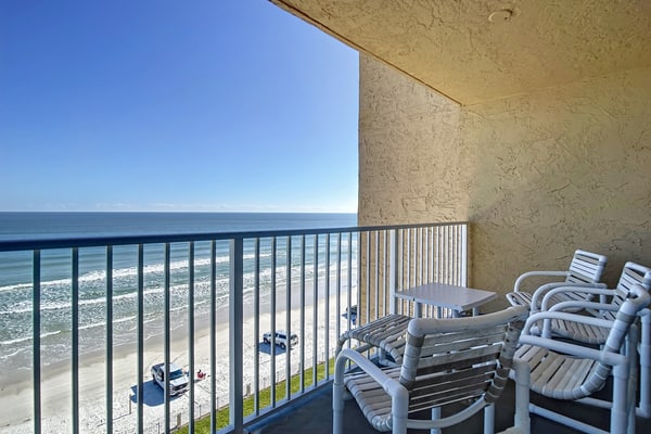 Oceanfront Balcony, Pool, BBQ, Steps to Flagler Ave