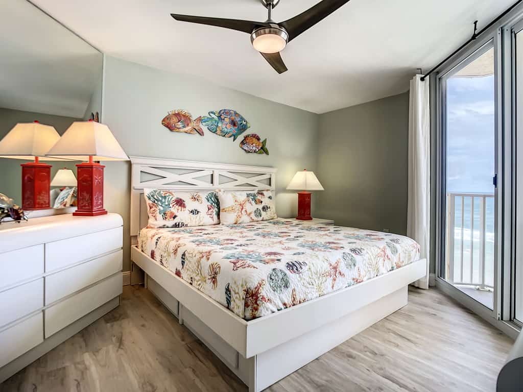 Oceanfront Balcony, Pool, BBQ, Steps to Flagler Ave