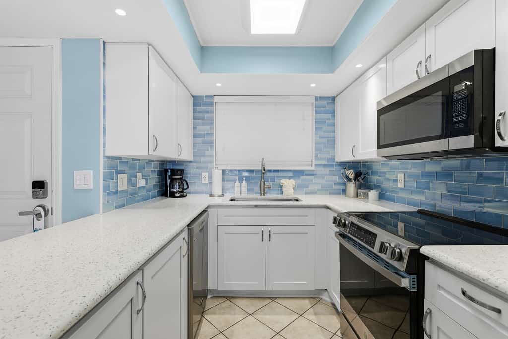 Beachfront Condo - Pool, BBQ & Steps from Flagler Ave