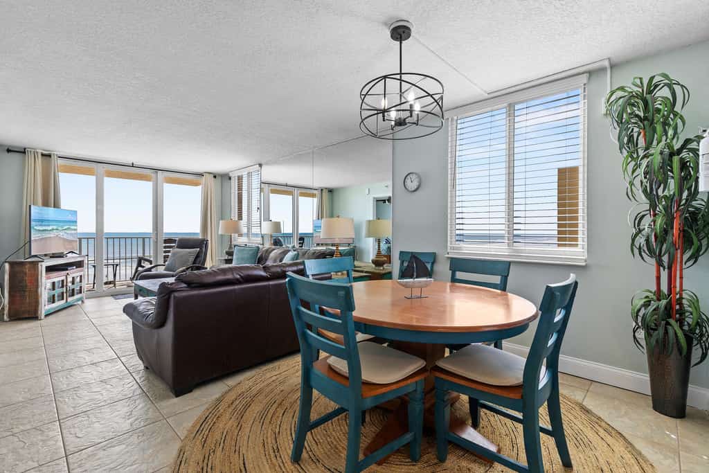Oceanfront Condo - Pool - Beach - Fantastic Views