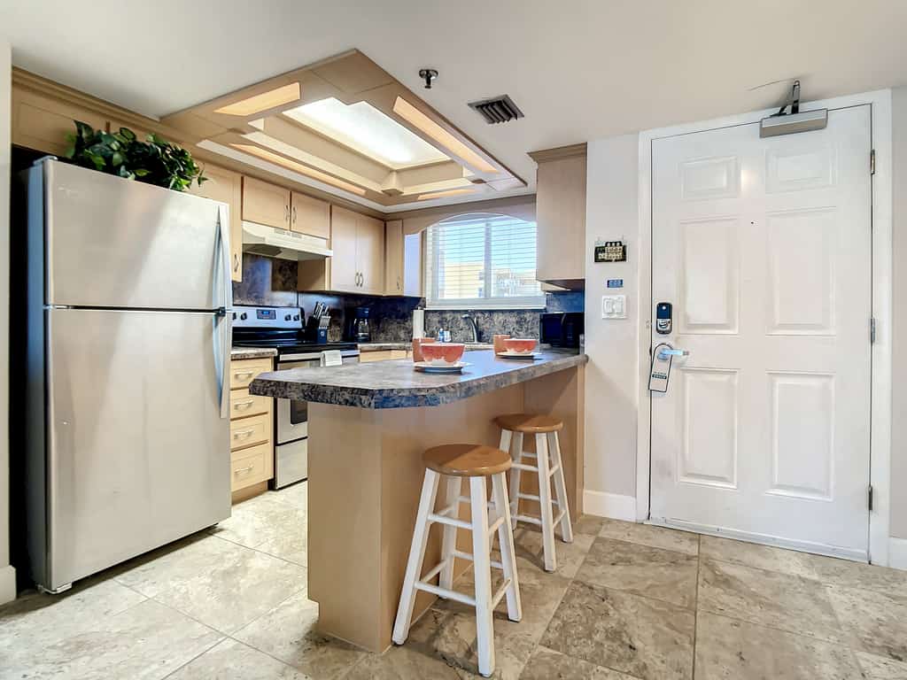 Oceanfront with Beach, Pool, BBQ & Steps to Flagler Ave