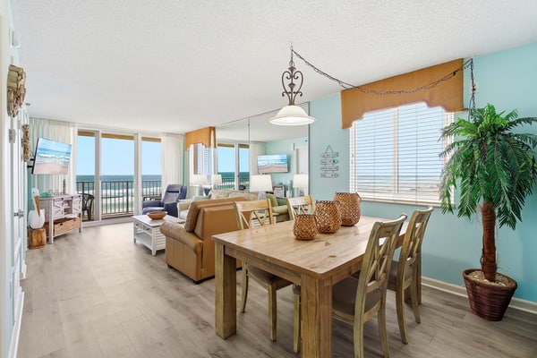 Oceanfront Condo - Beach, Pool & Steps to Flagler Ave