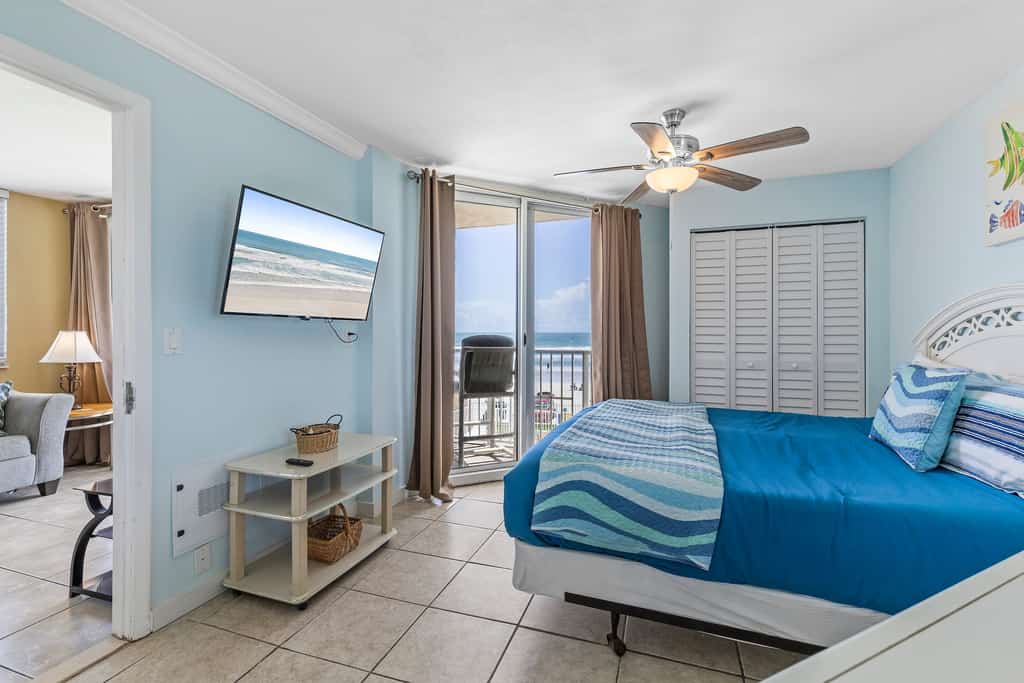 OceanFront Condo - Pool, BBQ, Steps from Flagler Ave