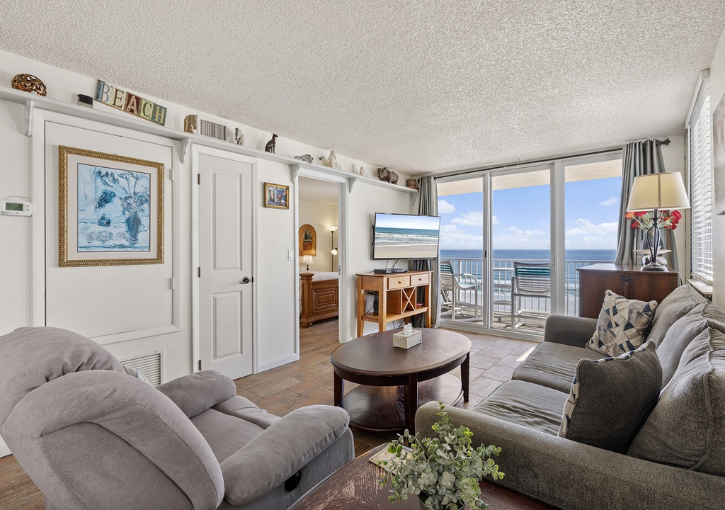 Sunlit Corner Beachfront Retreat • Walk to Flagler & Ocean Views
