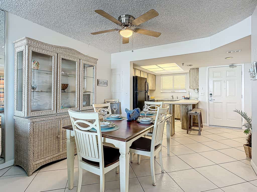 Oceanfront Condo at Oceania Beach Club - Pool, Balcony, Sleeps 4, Walk to Flagler Ave!